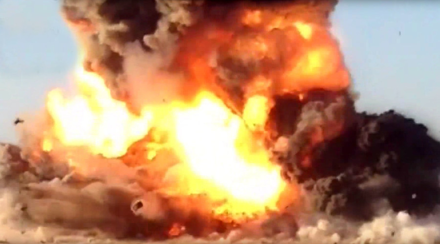 Iraqi forces blow up ISIS suicide truck heading for compound using RPG (VIDEO)