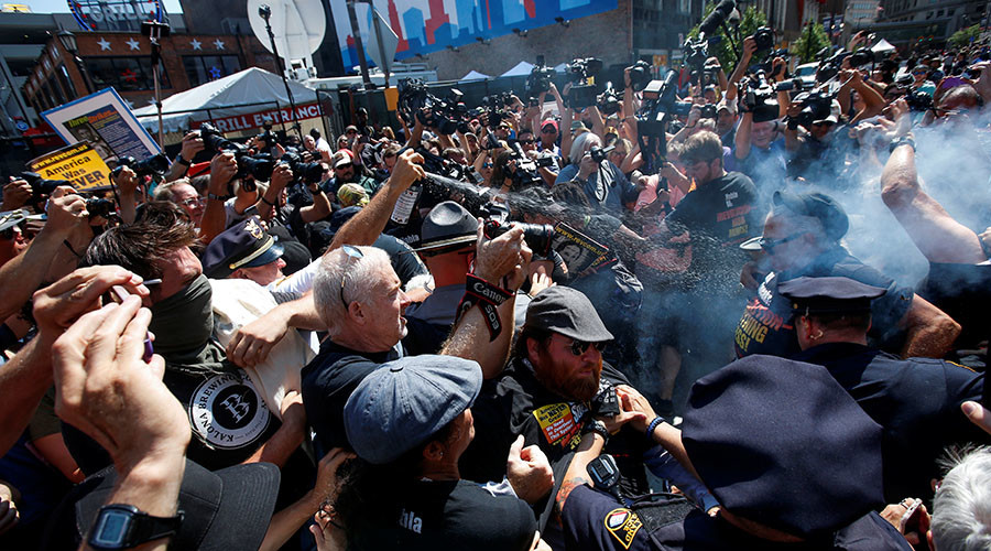 Arrests at flag burning in Cleveland