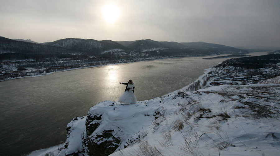 Watch your step in Siberia: Earth shaking gases turn tundra into ‘bubbling’ soil (VIDEO)