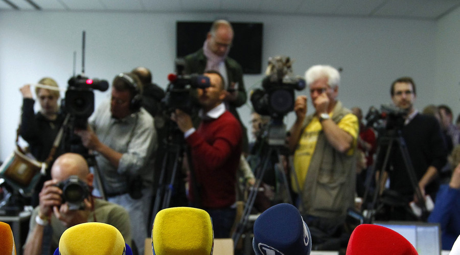 Turkey issues detention warrant for 42 journalists - reports