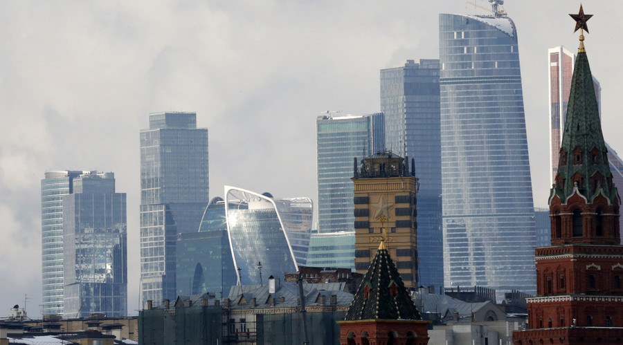 Fitch confirms Russia's low investment grade rating with negative outlook