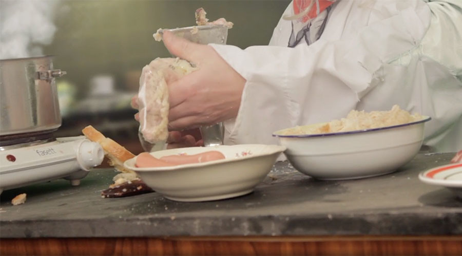 Swedish puppet cook makes Scottish haggis with condom wrapping