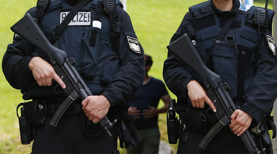 ‘I’ll blow you up’: Manhunt in Bremen after ‘pro-ISIS psycho’ escapes ward shouting threats