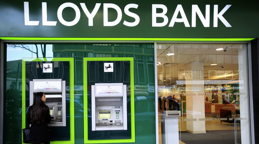 Lloyds to shed further 3,000 jobs, double branch closures