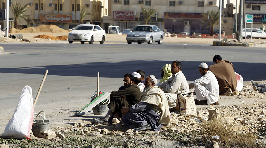 Thousands of foreign workers stranded in Saudi Arabia without food or water