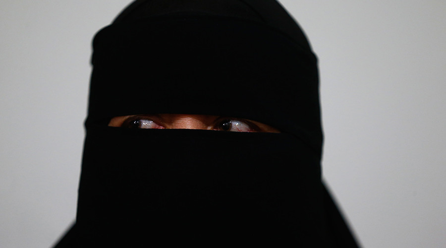‘It’s a high crime area’: Woman wearing traditional Muslim clothing kicked out of store