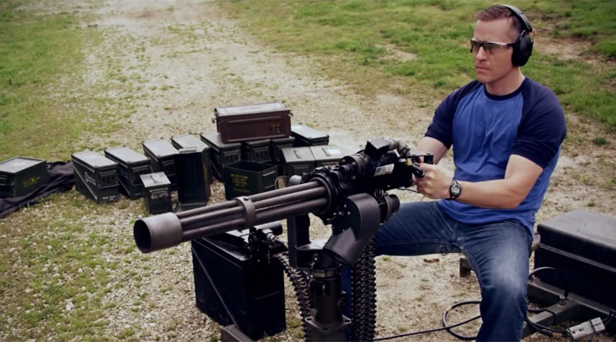 ‘Conservative warrior’ Missouri candidate fires machine gun in bizarre ad (VIDEO)