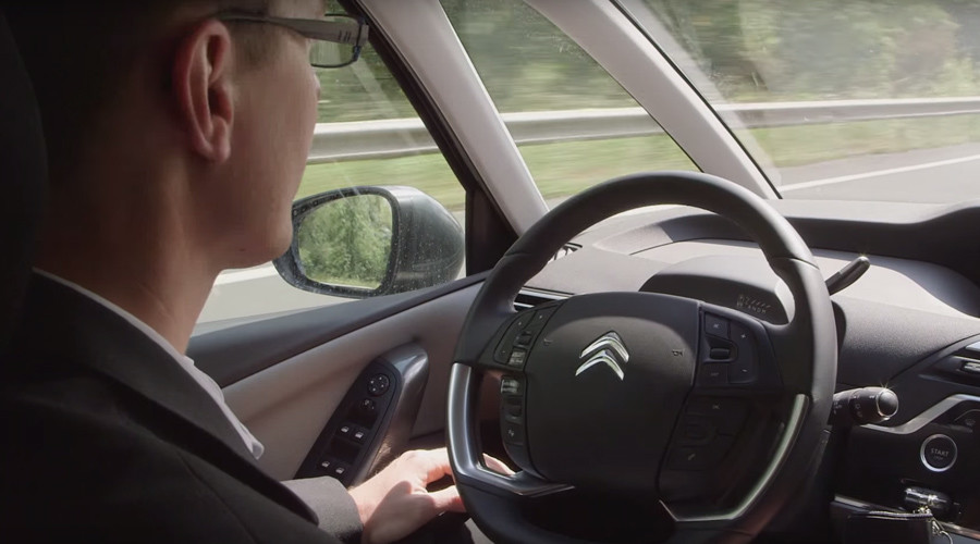 France greenlights driverless car trials on public roads