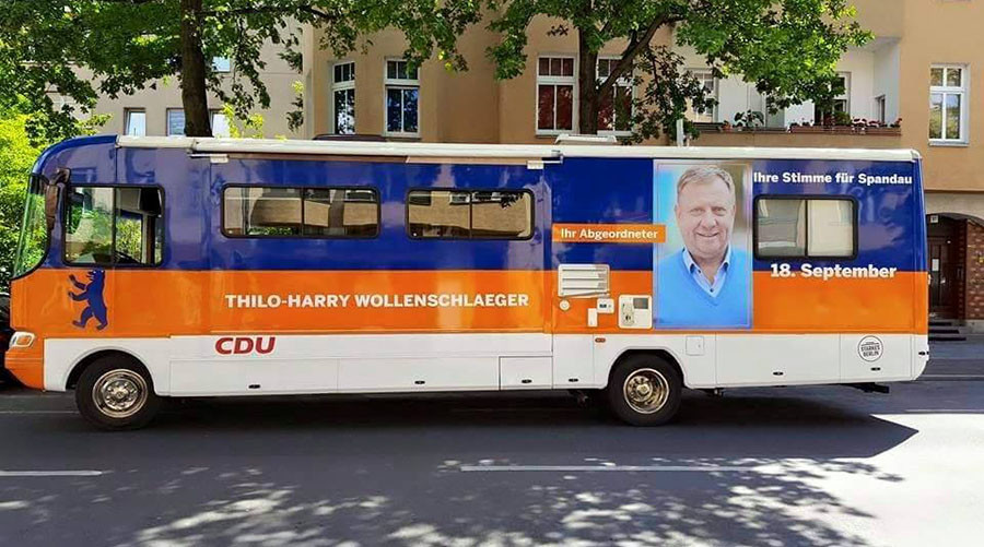 Merkel party campaign bus burnt down in Berlin (PHOTOS)