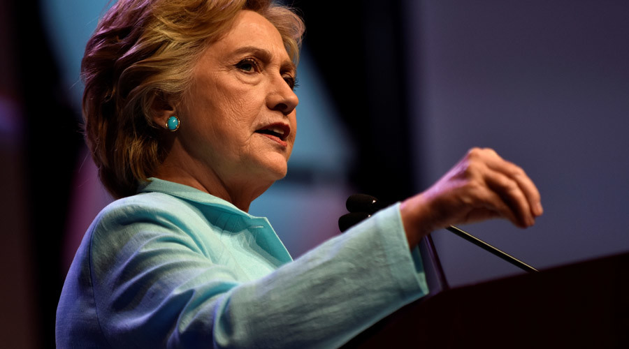 What makes Hillary ‘short circuit’? Twitter wonders after candidate’s email comment