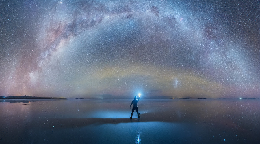 Surrounded by stars: Mesmerizing Milky Way mirrored in Bolivia's salt flats (PHOTOS)