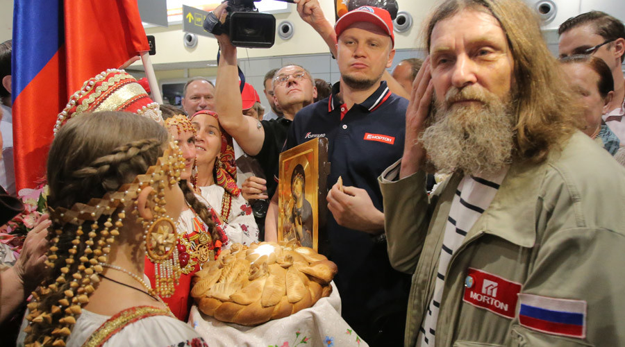 64yo adventurer & record-breaker to fly to stratosphere & descend into Mariana Trench