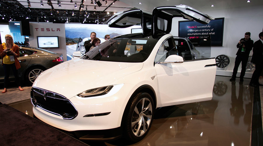 Safe driving: Tesla autopilot drives owner suffering pulmonary embolism to ER