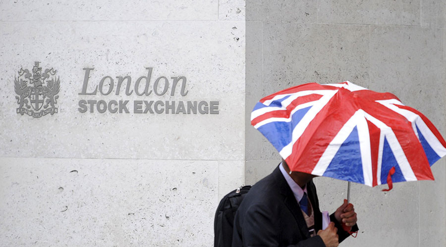 Fat cats awarded £5.5mn pay rise in 2015… while average UK pay languishes at £26.5k