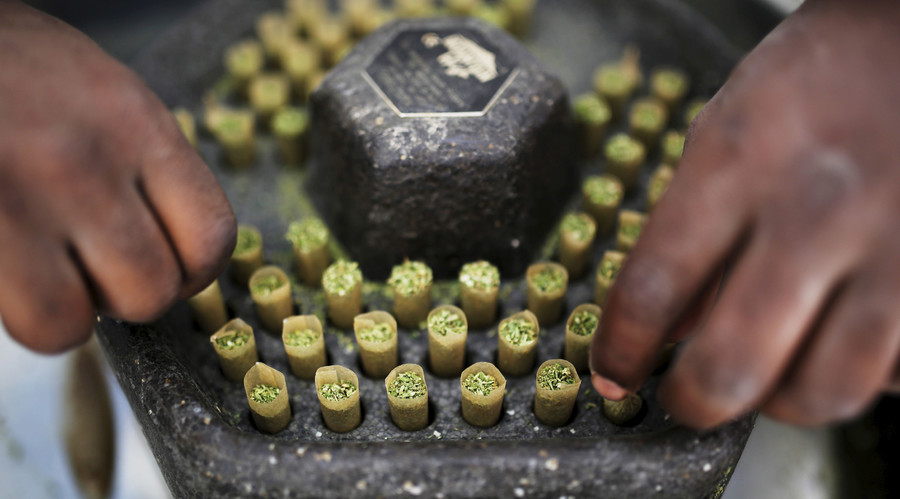 United Stoners of America: More than 33mn US citizens smoke pot