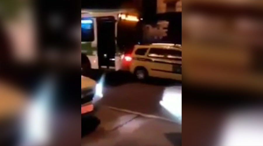 Gold medal for road rage? Rio bus driver bulldozes cab out of the way (VIDEO)