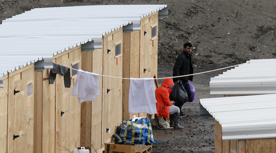 France calls on public to house refugees as asylum centers reach bursting point