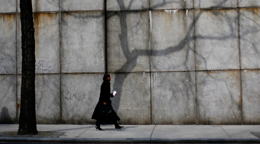 Muslim woman sues Chicago officers for ripping off hijab, assaulting her during Ramadan