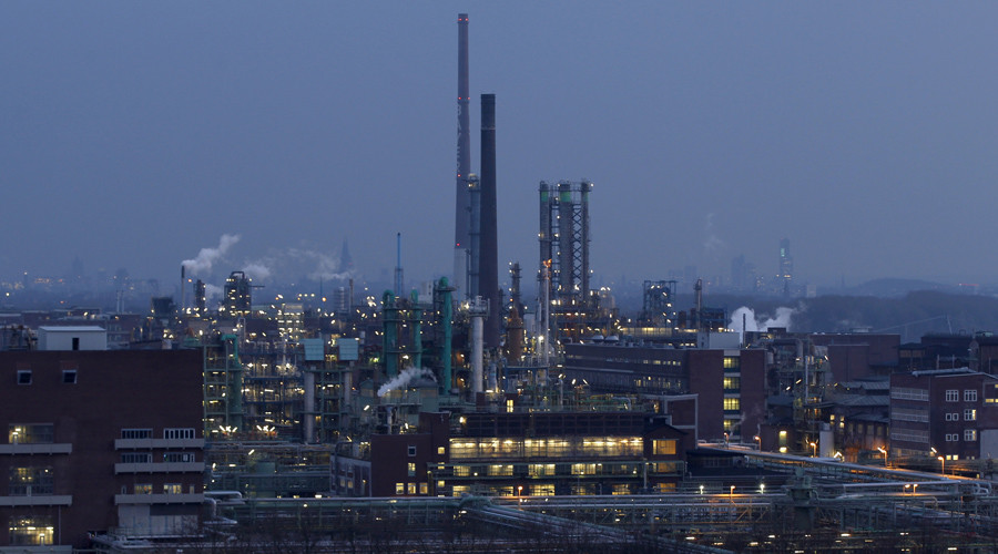 German economy slows on weak investment in construction