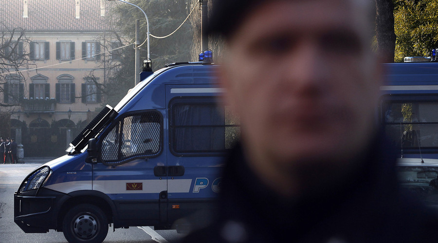 Thieves dig tunnel to rob Italian bank despite residents warning police of strange sounds