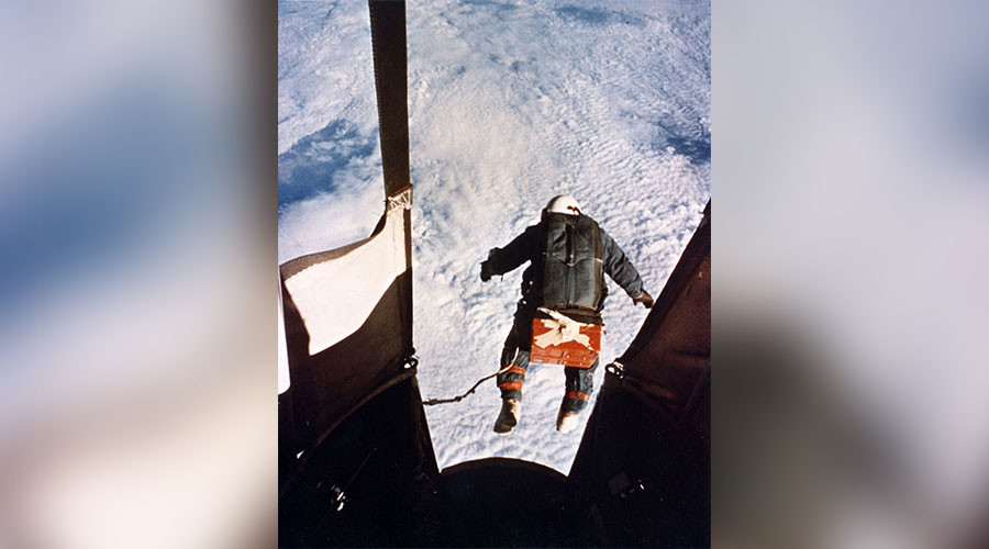 The 1960 ‘space jump’ that revolutionized extreme altitude bailouts (PHOTOS, VIDEO)
