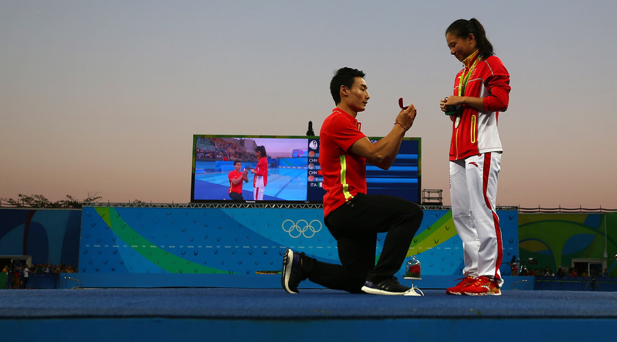 Chinese diver wins Olympic medal, gets wedding proposal (PHOTOS)