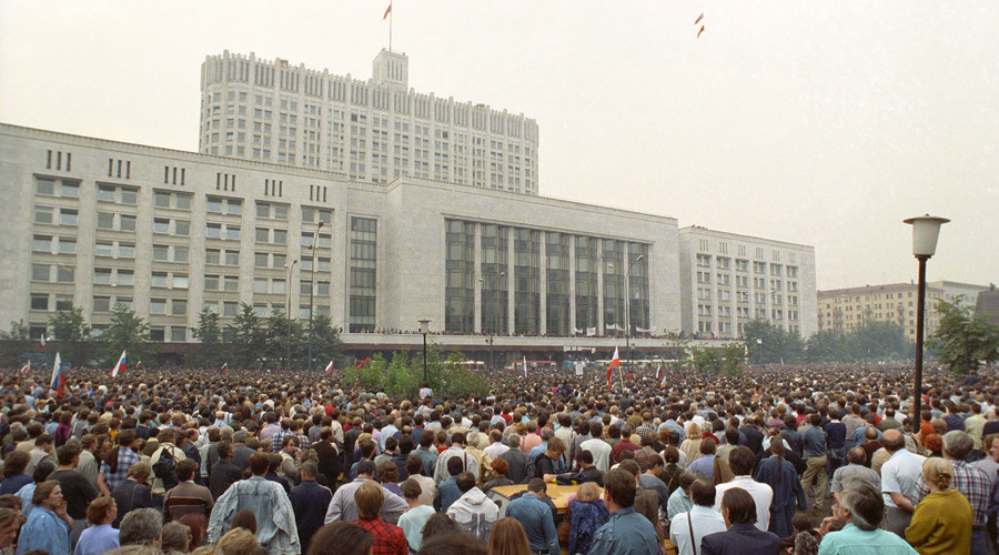 30% of Russians see failed 1991 coup as national tragedy