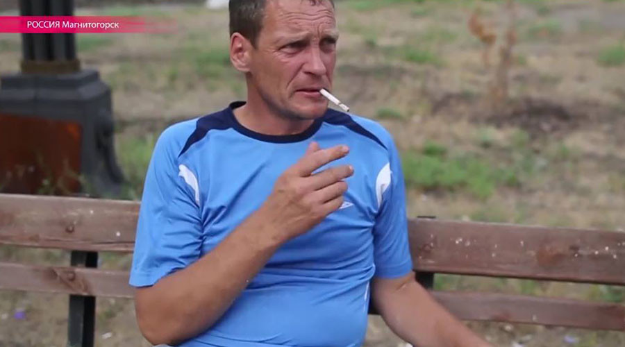 Russian man saws off 2 fingers to protest police ‘rape’ & ‘false charges’