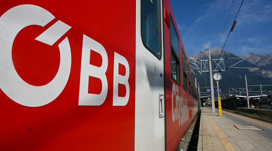 Knifeman goes on rampage inside Austrian train, stabs 2 passengers