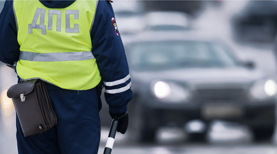 Men armed with axes, guns attack police station near Moscow, 2 officers injured - officials