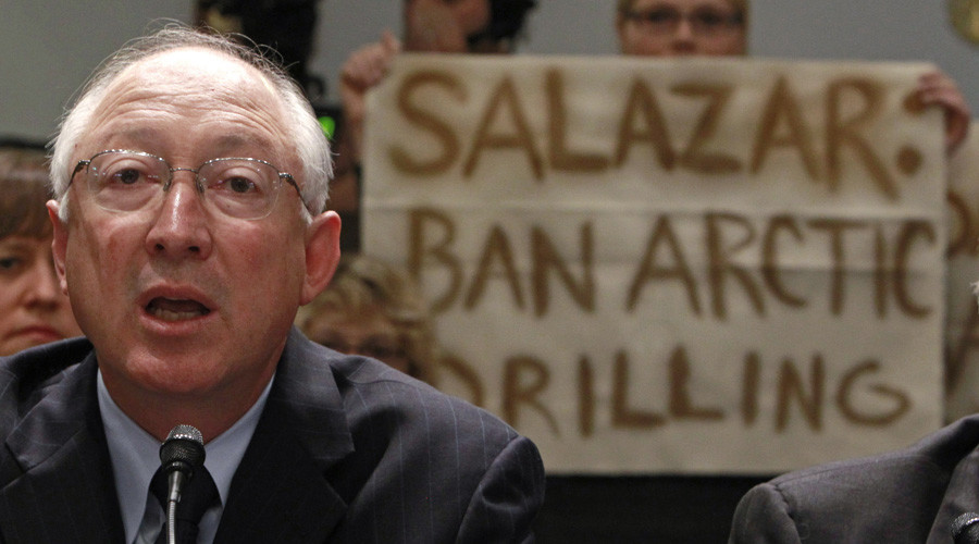 Pro-fracking insider appointed by Clinton to head presidential transition team