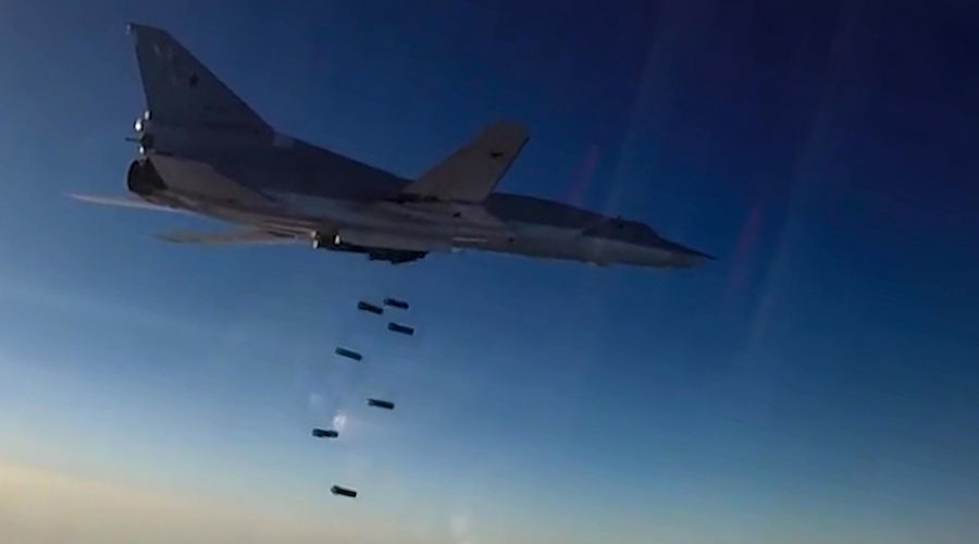A Tupolev Tu-22M3 Backfire long-range bomber hits ISIS targets in Syria's Aleppo, Deir Ez Zor and Idlib governorates © Russian Defense Ministry