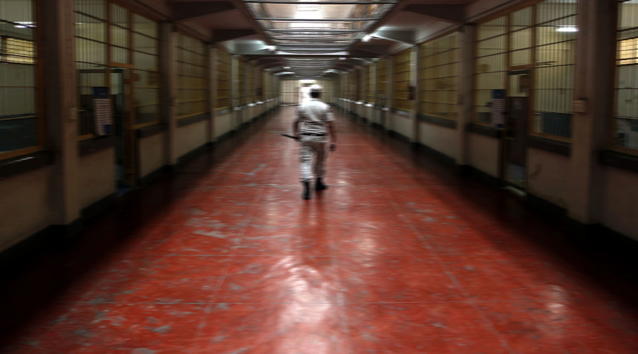 Justice Department to phase out private prisons citing safety concerns