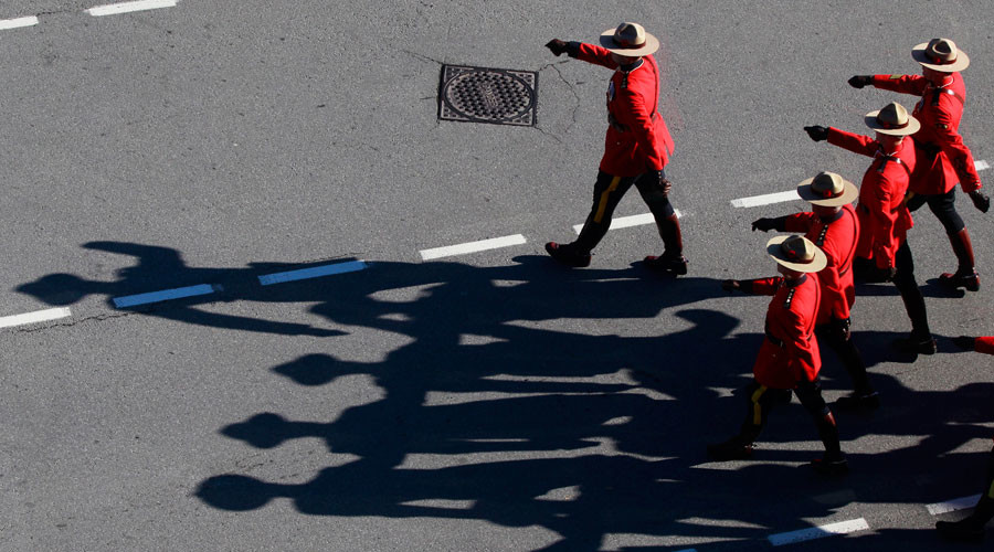 ‘Please leave your guns at home,’ Canada politely asks US tourists