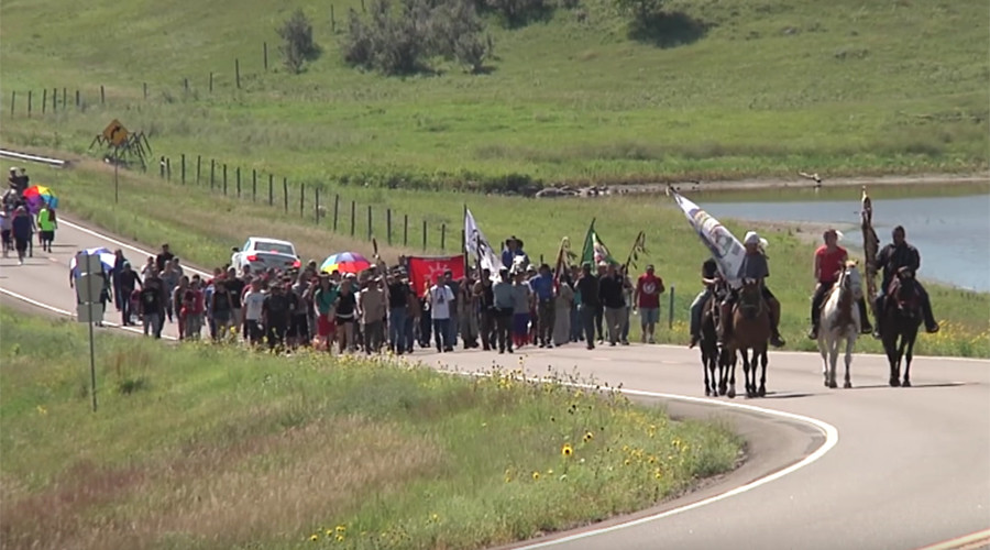 N Dakota pulls water tanks from pipeline protest site as judge urges compromise