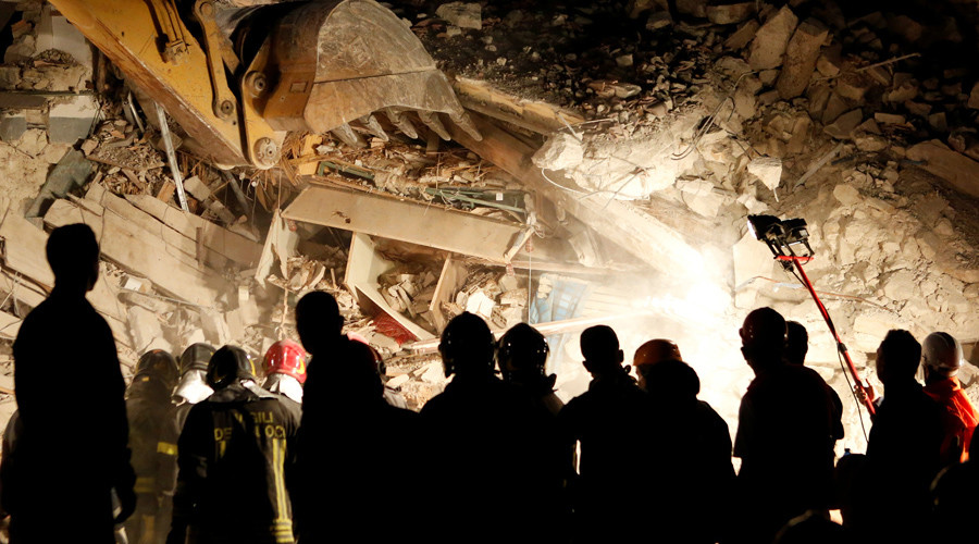 Italy mourns quake victims as death toll climbs to 247 (PHOTOS)