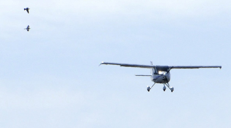 Plane crashes into Indiana home, 2 people hospitalized