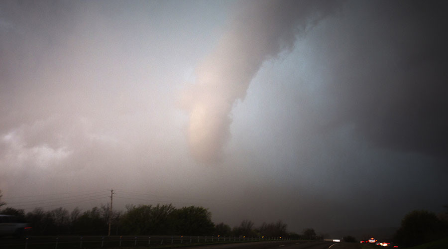 Thousands without power in Indianapolis as tornado approaches