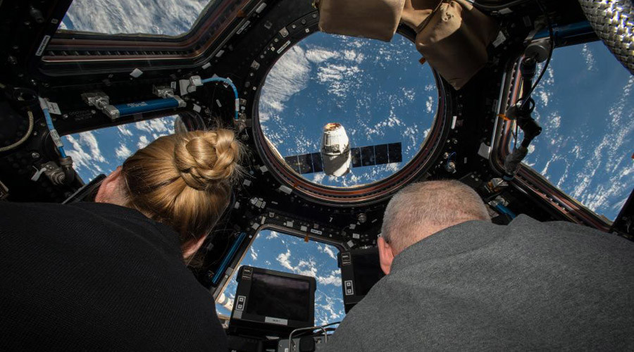 SpaceX Dragon returns to its lair after successful foray to ISS