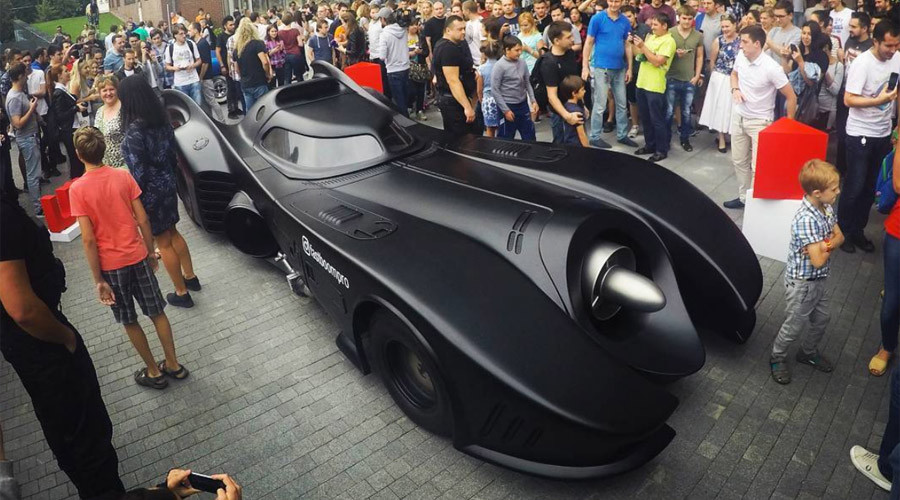 Batman in Russia? This epic Batmobile just turned up in Moscow (VIDEO, PHOTOS)