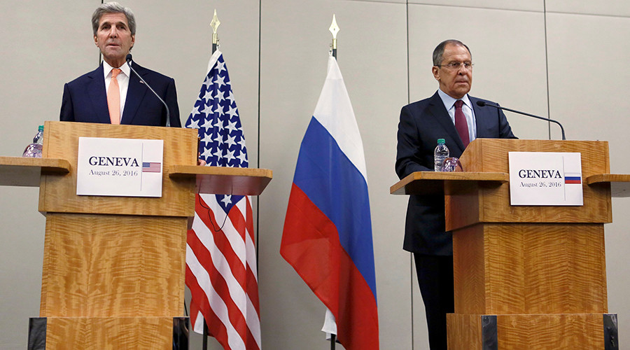 U.S. Secretary of State John Kerry (L) and Russian Foreign Minister Sergei Lavrov attend a news conference after a meeting on Syria in Geneva, Switzerland, August 26, 2016 © Pierre Albouy
