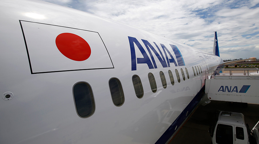 Cracked windshield forces Singapore-bound Boeing Dreamliner to divert to Okinawa