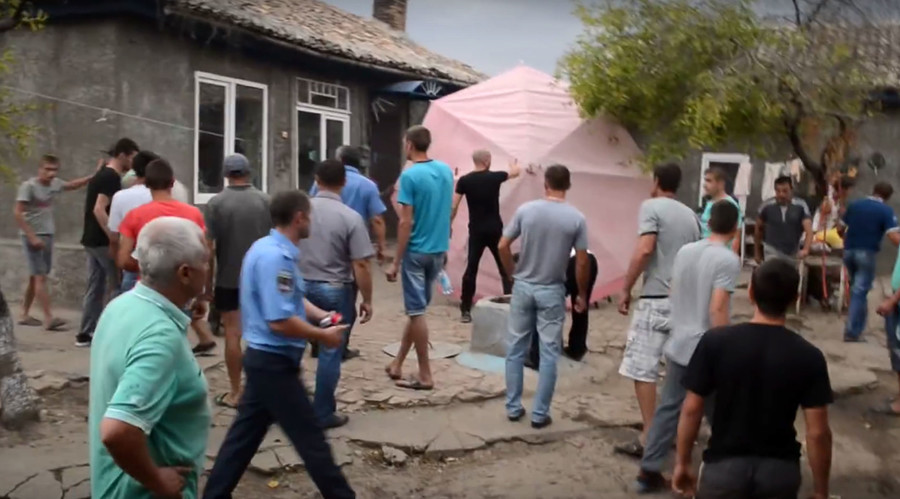Gypsies forced out of Ukrainian village, violence erupts following killing of 8yo girl (VIDEO)