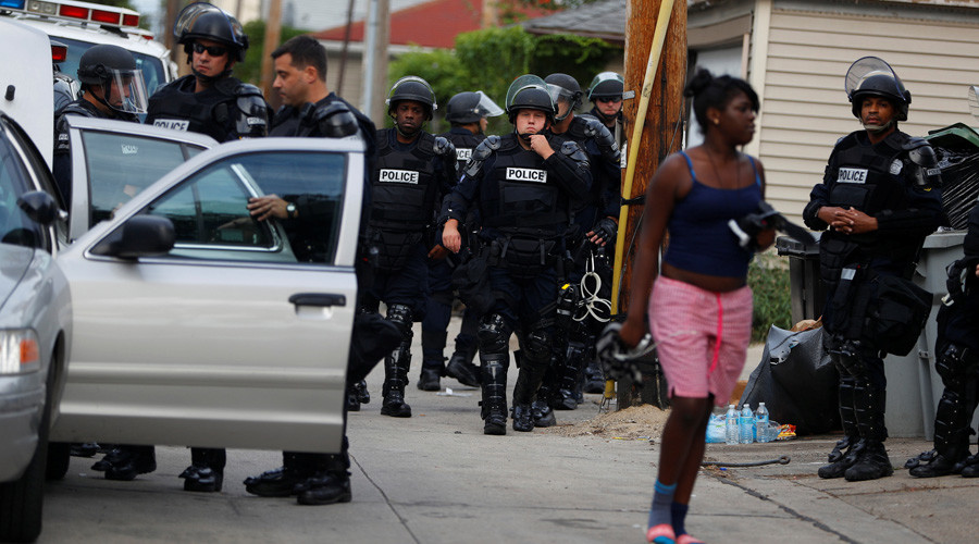 10 arrested at police shooting site in Milwaukee