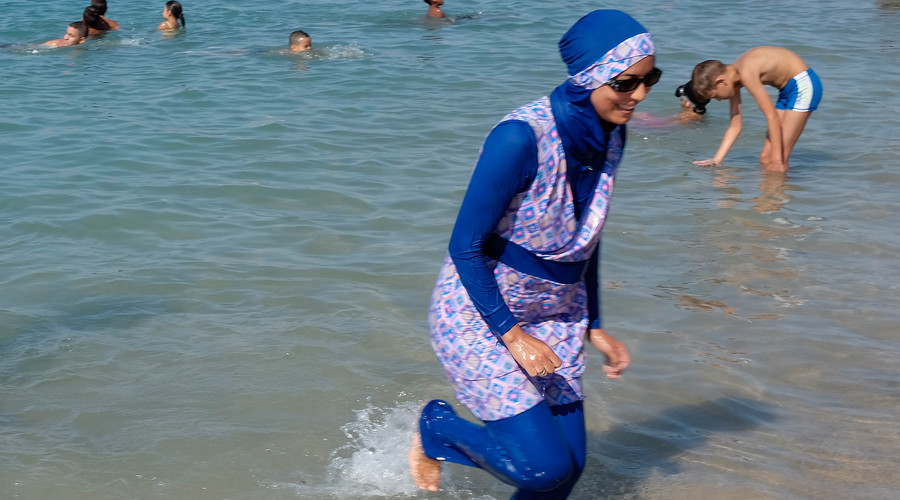 Burqa ban supported by majority of Brits, poll finds