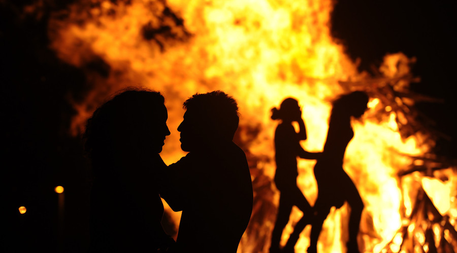 Refugee sets wife ablaze, dies in flames at German migrant center