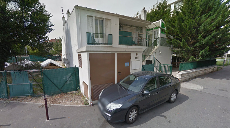 Illegal school teaching Koran to children as young as 6 busted in Paris mosque