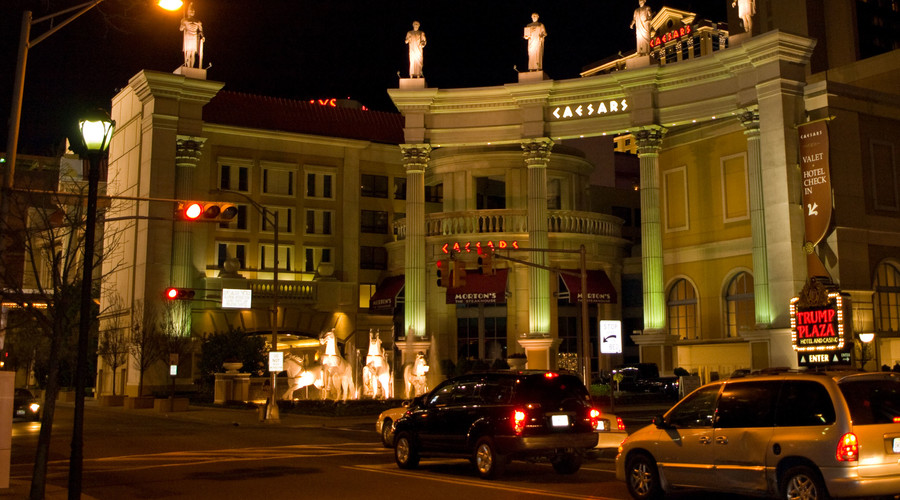 Atlantic City shootout: Suspect dead, cop critical, after casino gun fight near famous boardwalk