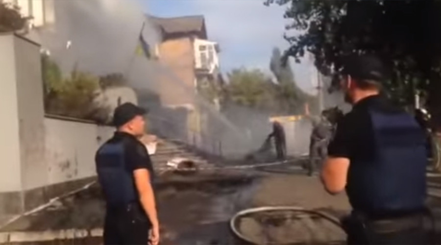 Offices of Ukrainian TV channel accused of pro-Russian views attacked, set on fire (VIDEO)