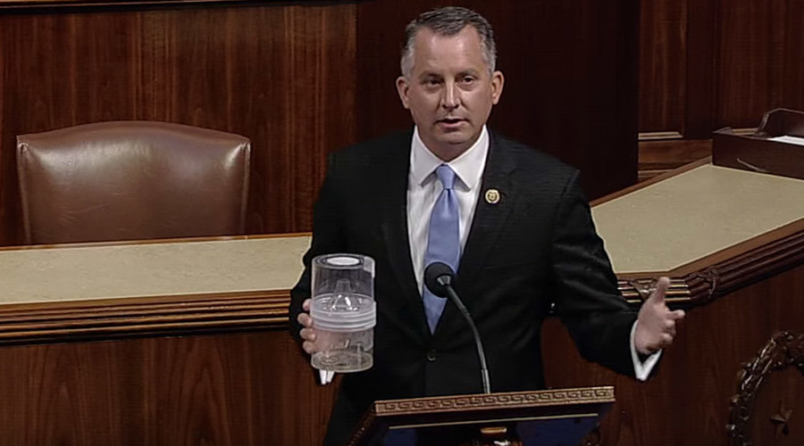 ’Politics of Zika are garbage’: Florida lawmaker brings 100 mosquitoes onto House floor